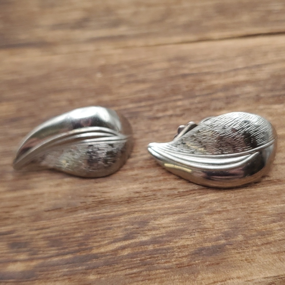 Giovanni silver winds leaf earrings clip on vintage E407